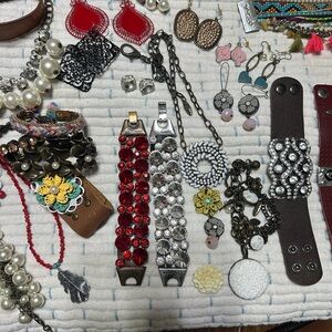 Assorted Used Plunder Jewelry Collection Various pieces